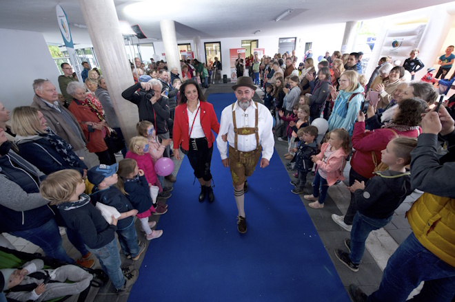 Modenschau der Schatztruhe - Trachtenoutfit