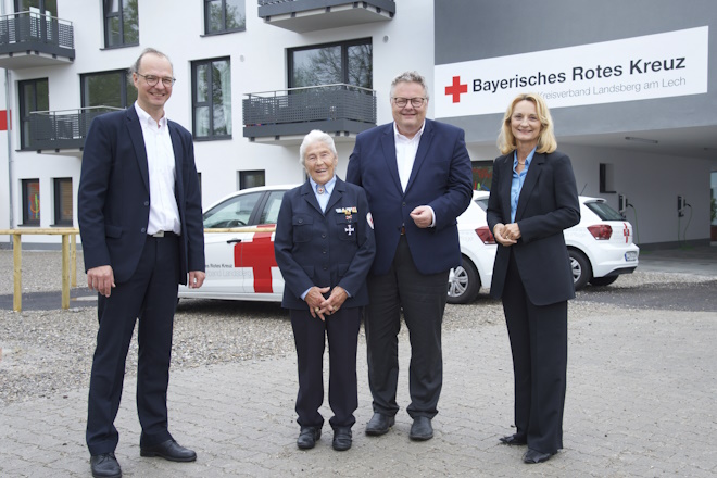 Gruppenfoto mit Namensgeberin Vroni Döring