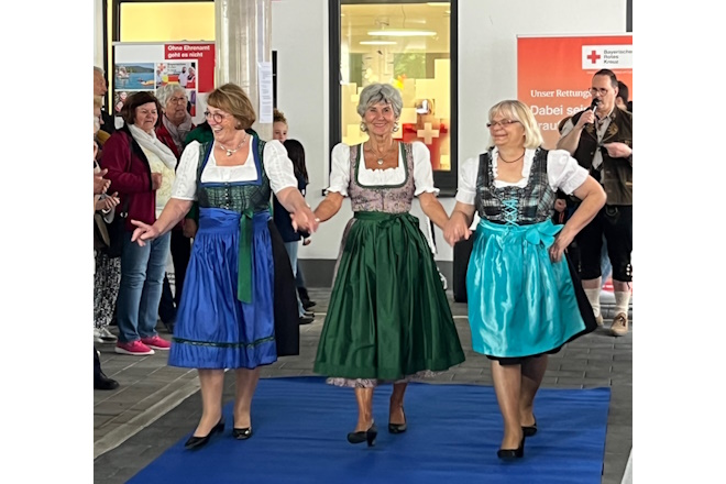 Modenschau der Schatztruhe - Dirndlmode