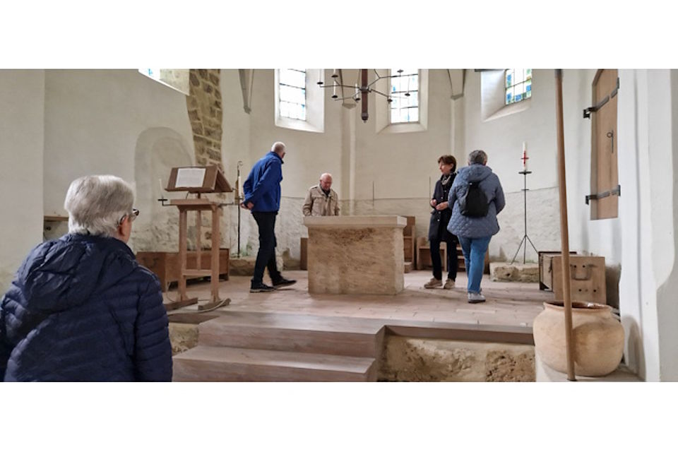 Begutachtung des Altars