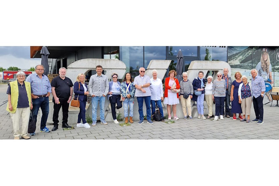 Gruppenfoto der Teilnehmer