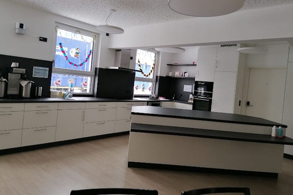 Die Küche der Tagespflege für gemeinsames Kochen und Backen
