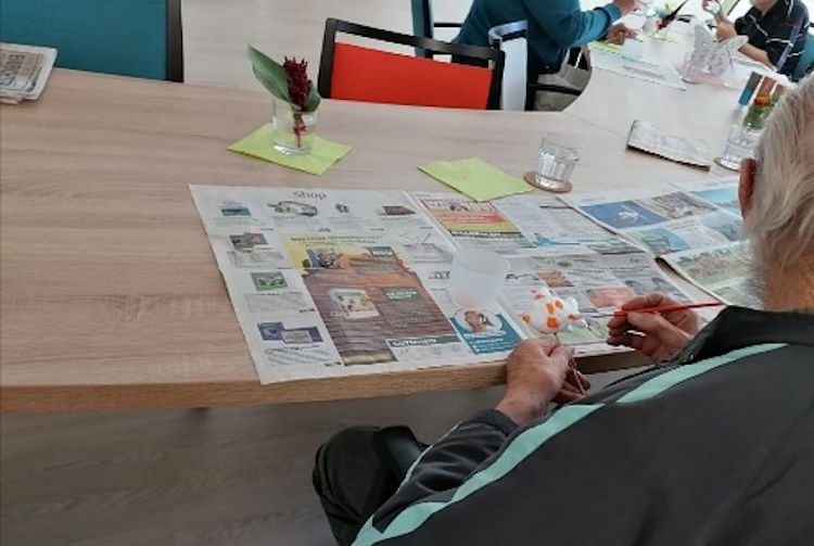 Lesen der Tageszeitung